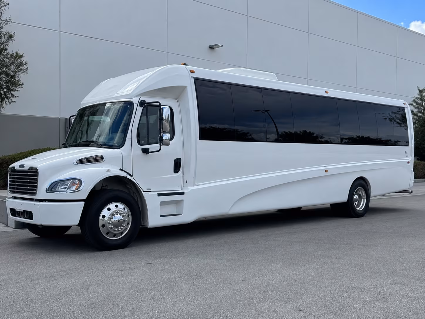 buses for multi day and overnight field trips from johns creek
