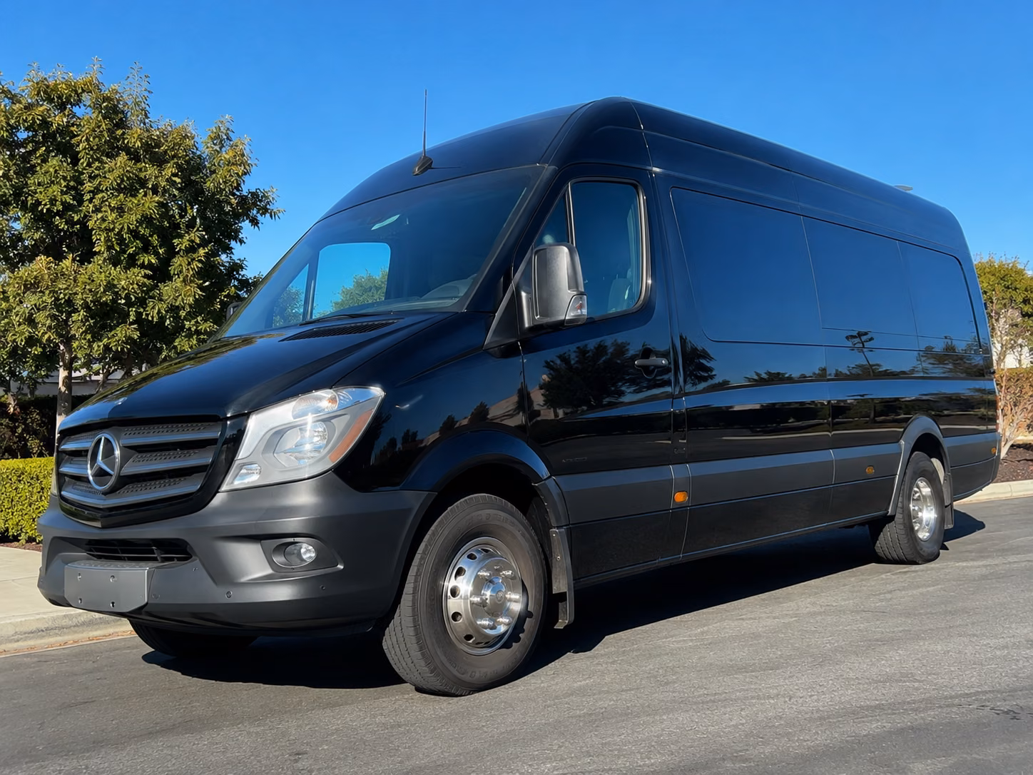 find and book transportation for your next concert or music festival 1