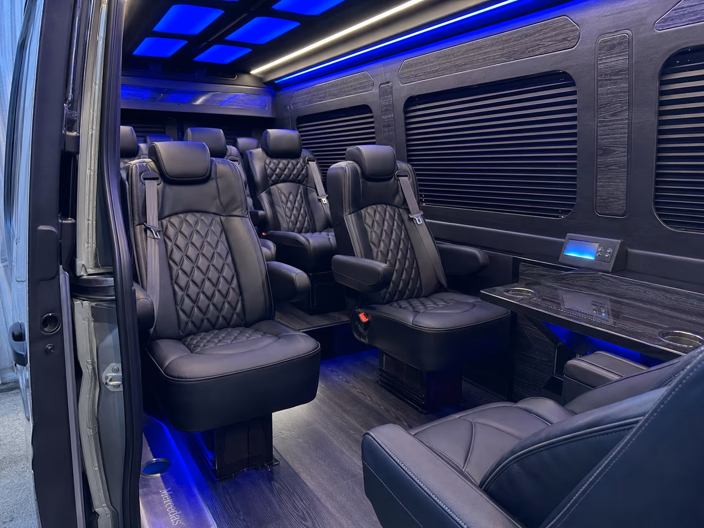 find and book transportation for your next private event 4