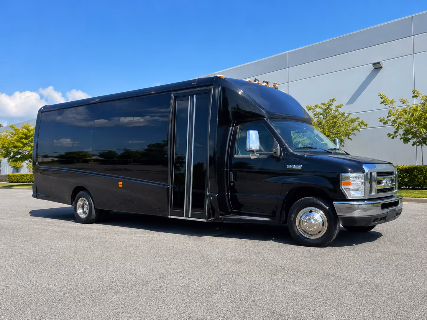 how the number of stops and hold time between them affect total booked hours in johns creek