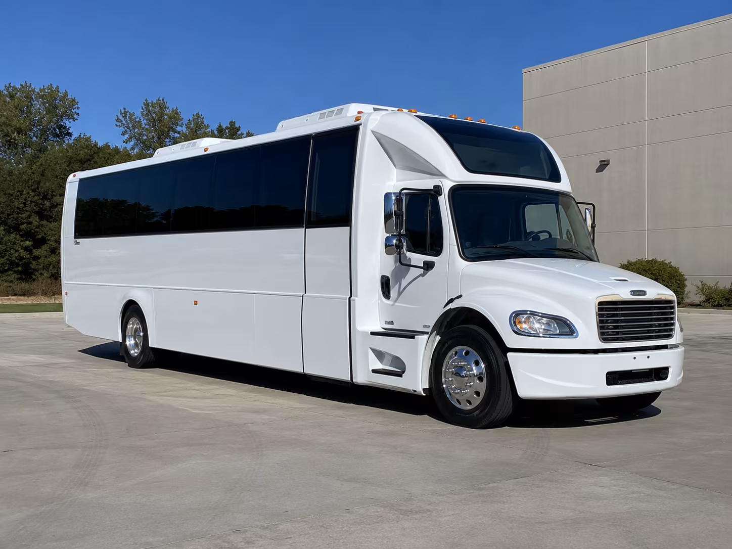 johns creek 28 passenger party bus