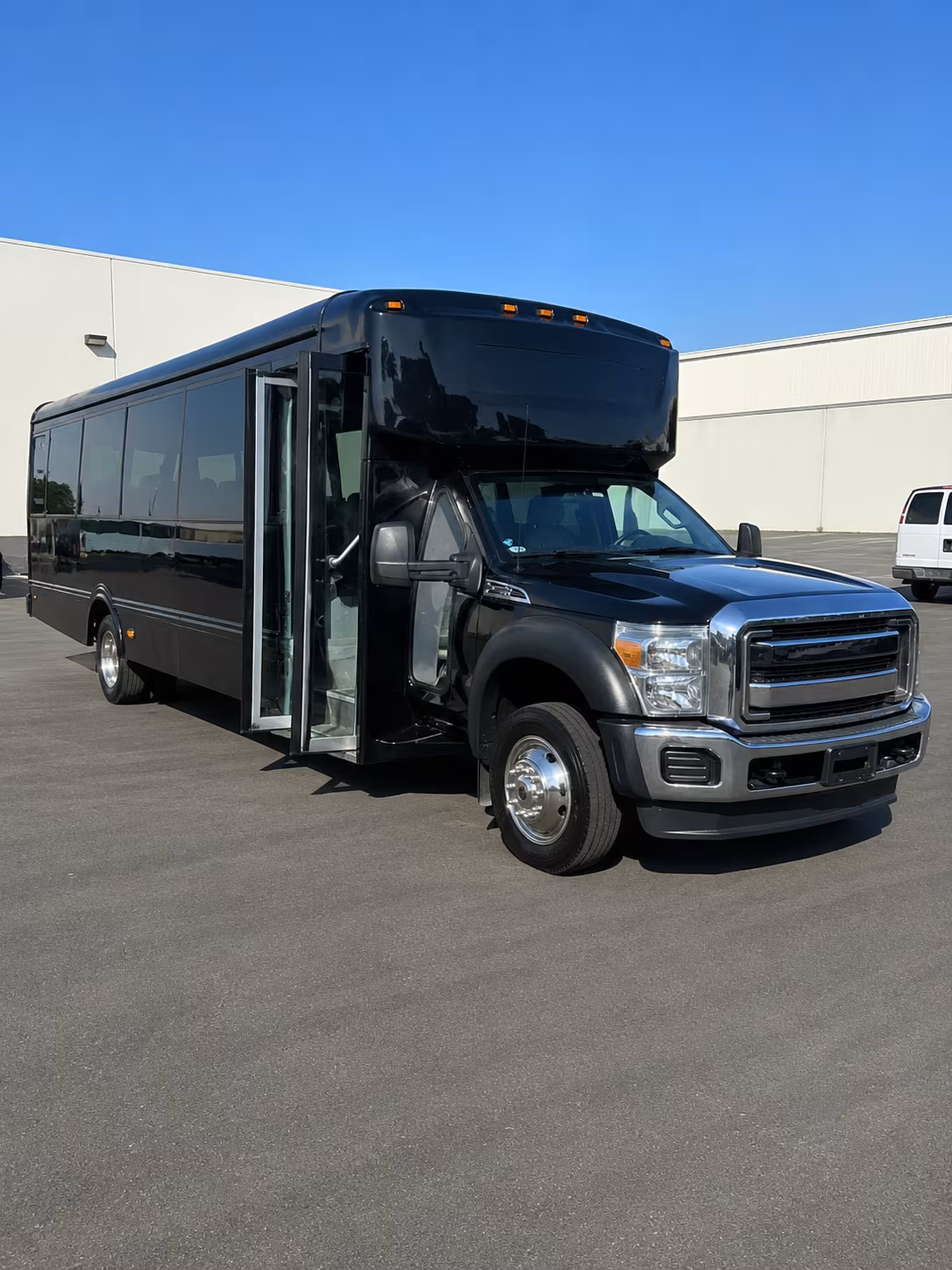 johns creek ameris bank amphitheatre party bus rental