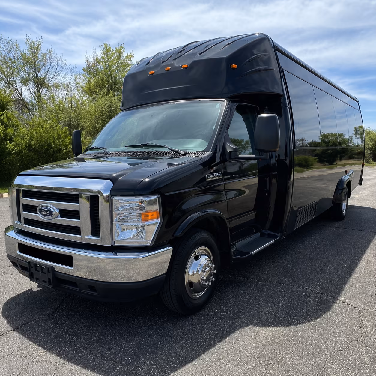 large scale shuttle buses for johns creek corporate campuses and events