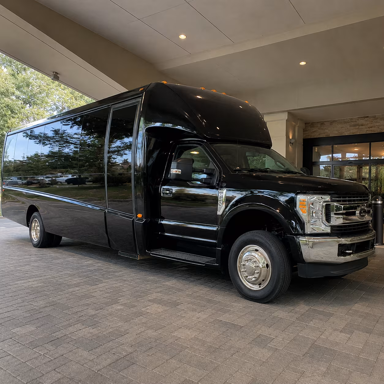 minibuses for breakout sessions and off site convention events near johns creek