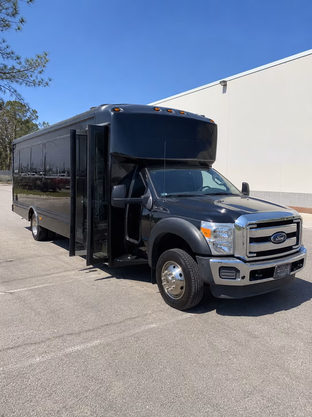 party buses for wine tours through johns creek and the chattahoochee river corridor